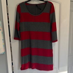Jessica Simpson Charcoal and Crimson Top